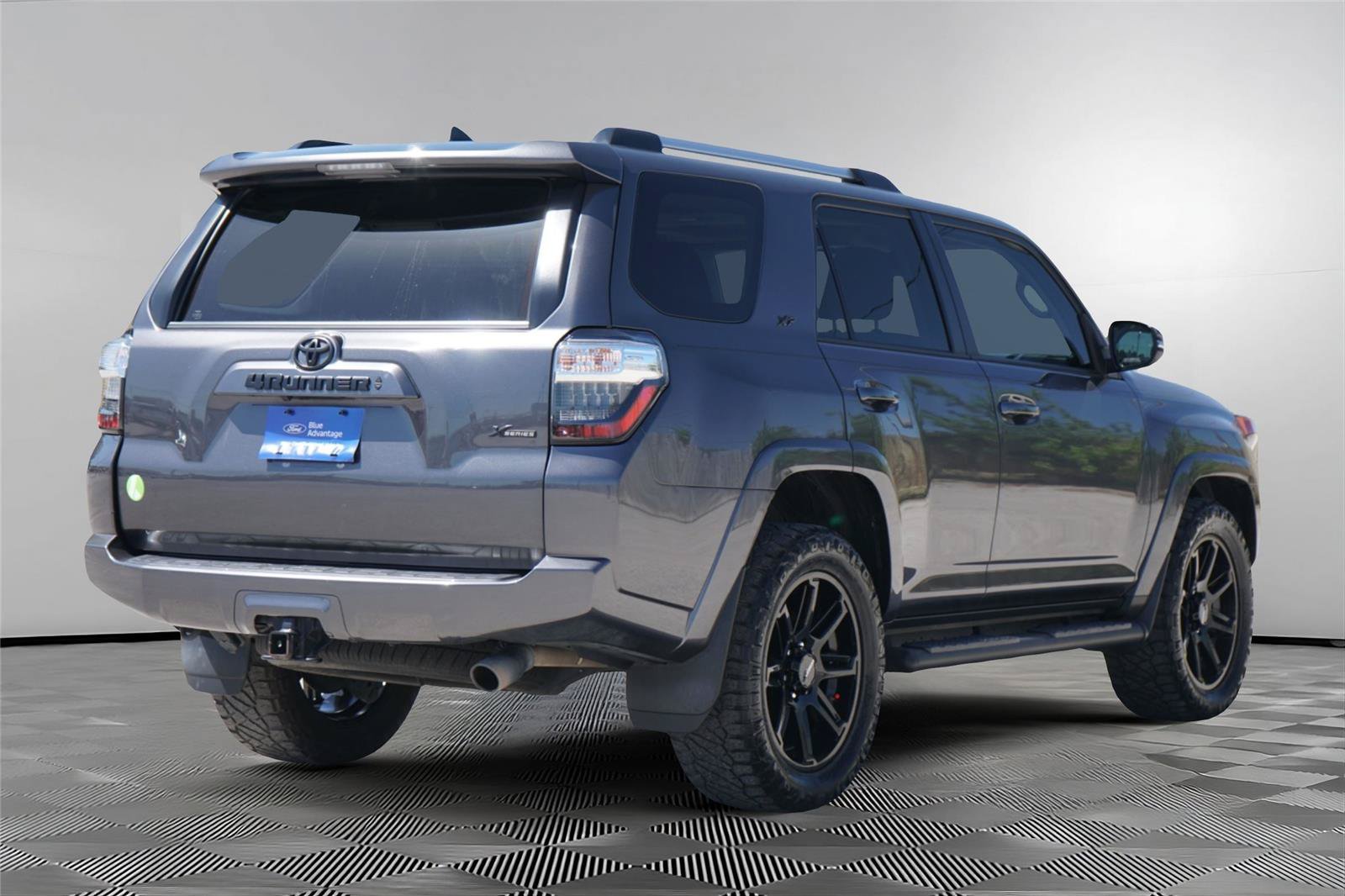 Used 2022 Toyota 4Runner SR5 Premium w/ Moonroof Package RWD image 5