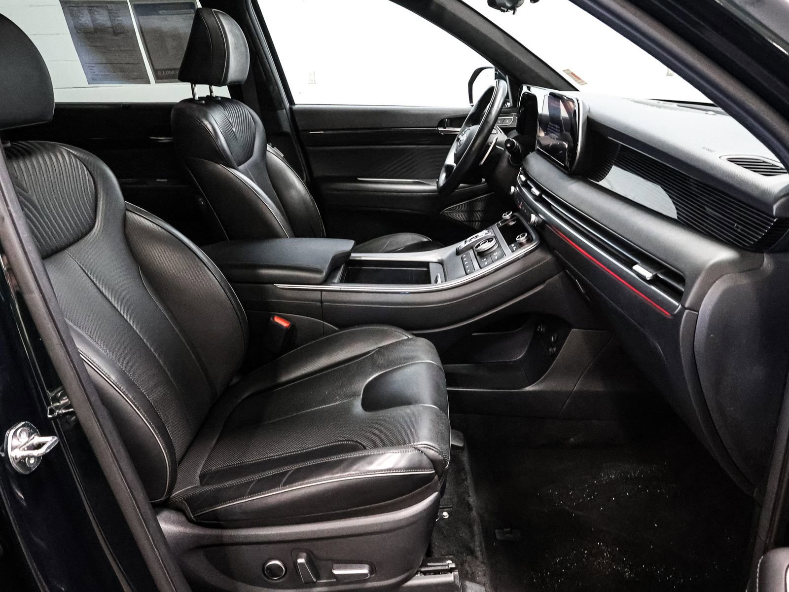 Used 2024 Hyundai Palisade Calligraphy image 22