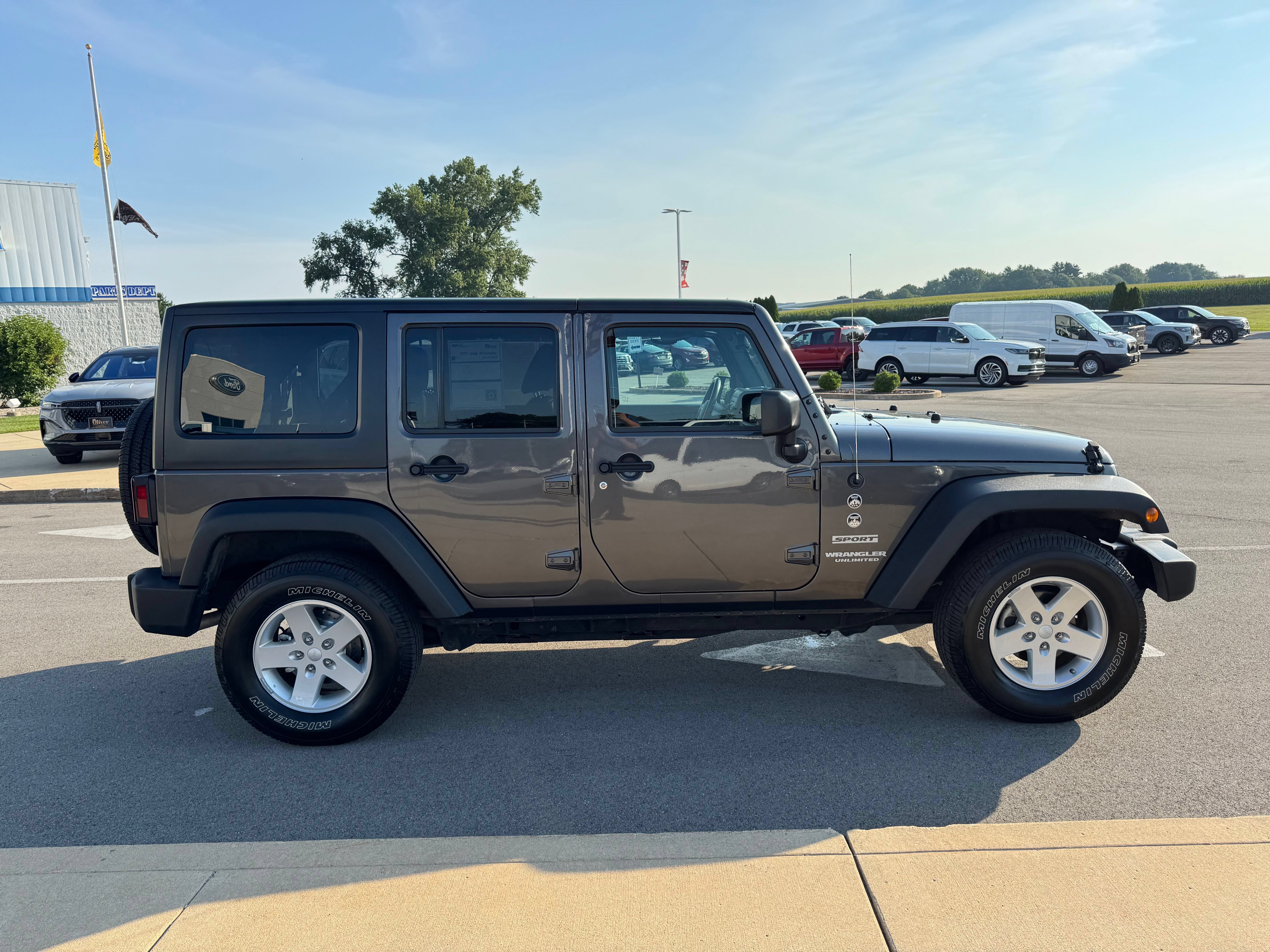 Used 2017 Jeep Wrangler Unlimited Sport w/ Quick Order Package 24S AWD/4WD image 8