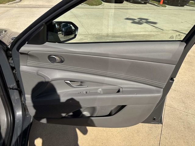 Used 2025 Hyundai Elantra Sport w/ Cargo Package image 14