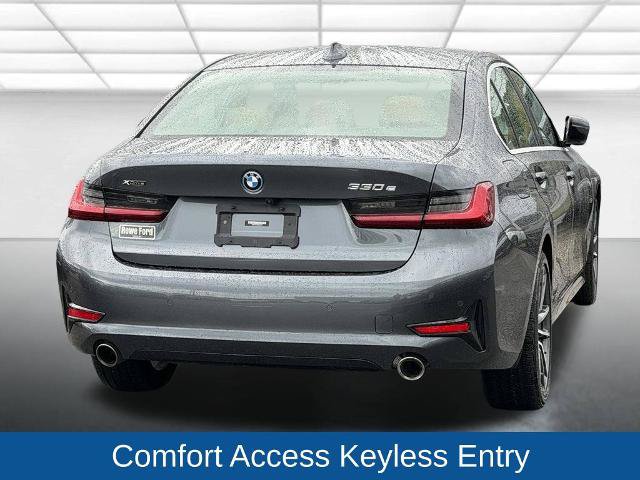 Used 2022 BMW 330e xDrive w/ Premium Package AWD/4WD image 13
