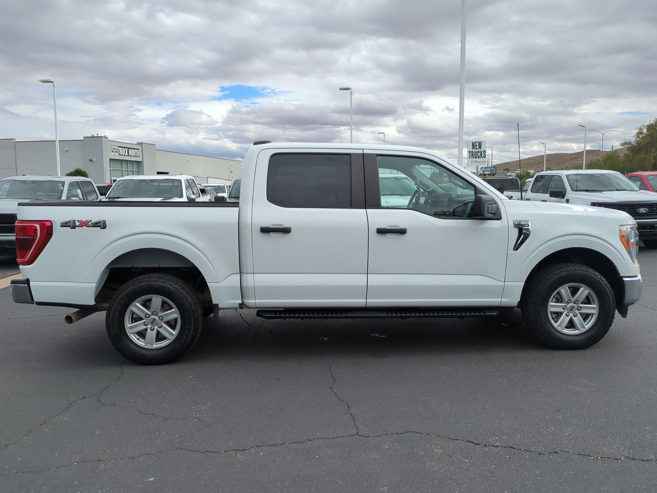 Certified 2022 Ford F150 XLT w/ Trailer Tow Package AWD/4WD image 3