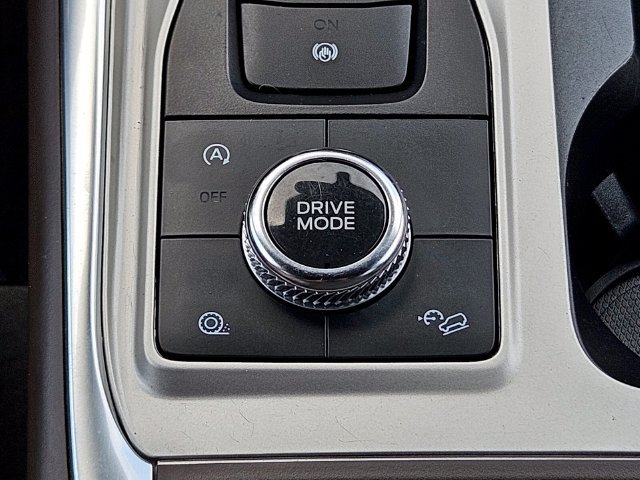 Certified 2022 Ford Explorer King Ranch w/ Premium Technology Package AWD/4WD image 37