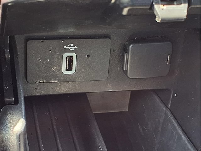 Certified 2019 Ford Explorer XLT w/ Equipment Group 202A AWD/4WD image 18