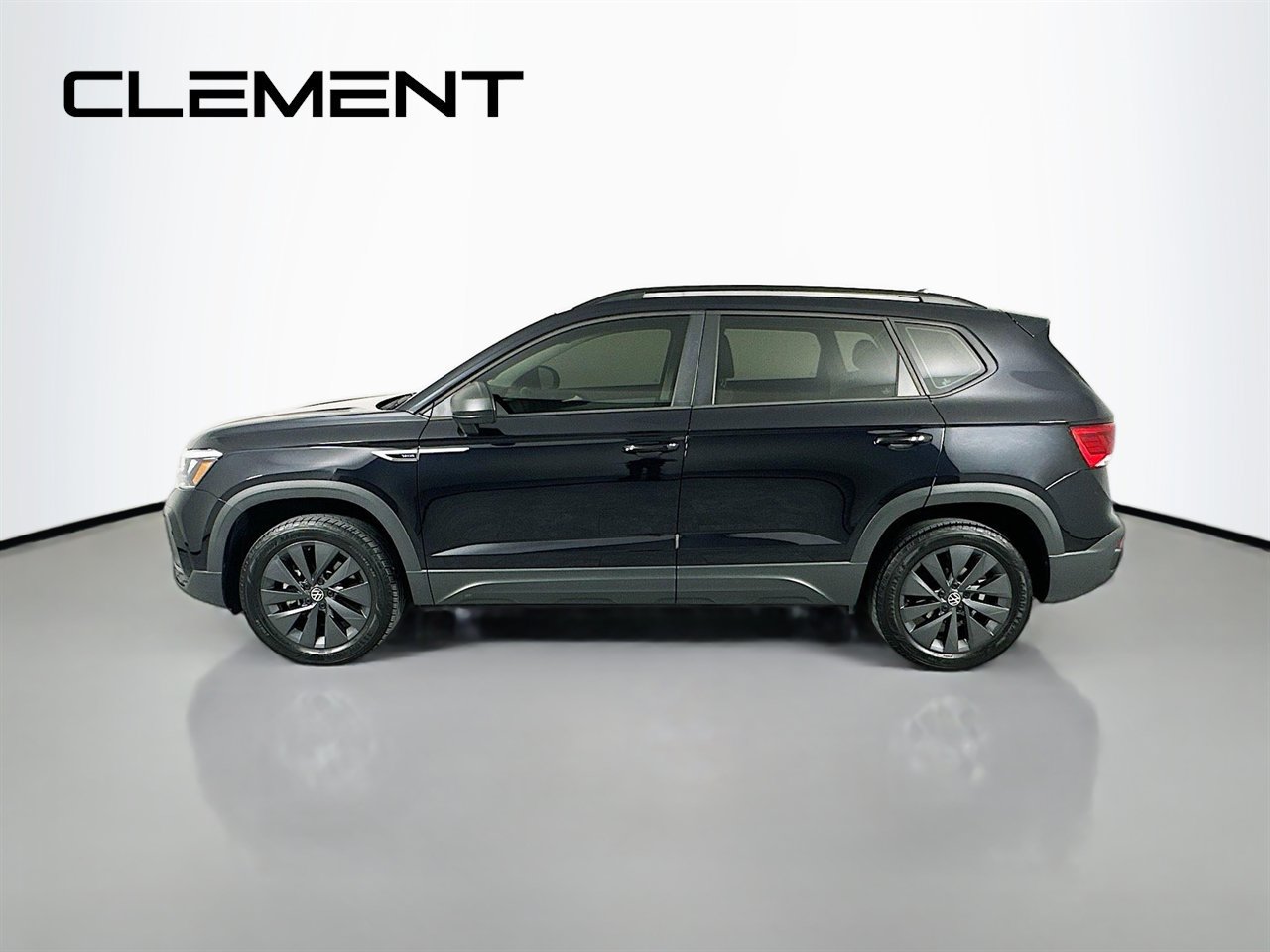Used 2024 Volkswagen Taos S FWD image 3