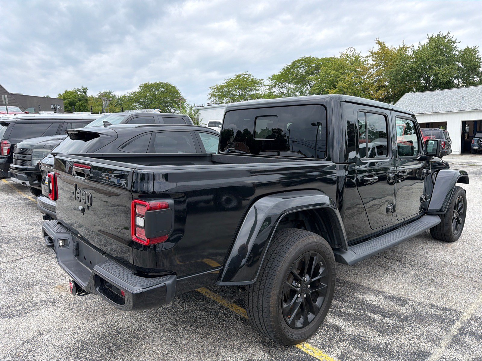Used 2021 Jeep Gladiator Overland AWD/4WD image 5