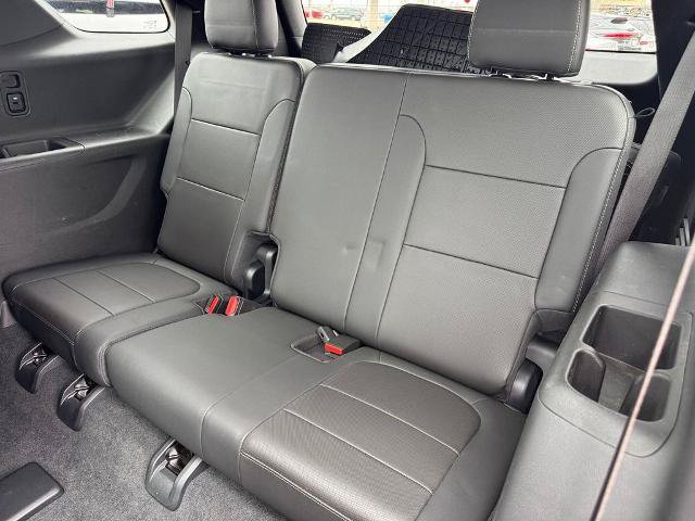 Used 2023 Chevrolet Traverse Premier w/ LPO, Floor Liner Package AWD/4WD image 11