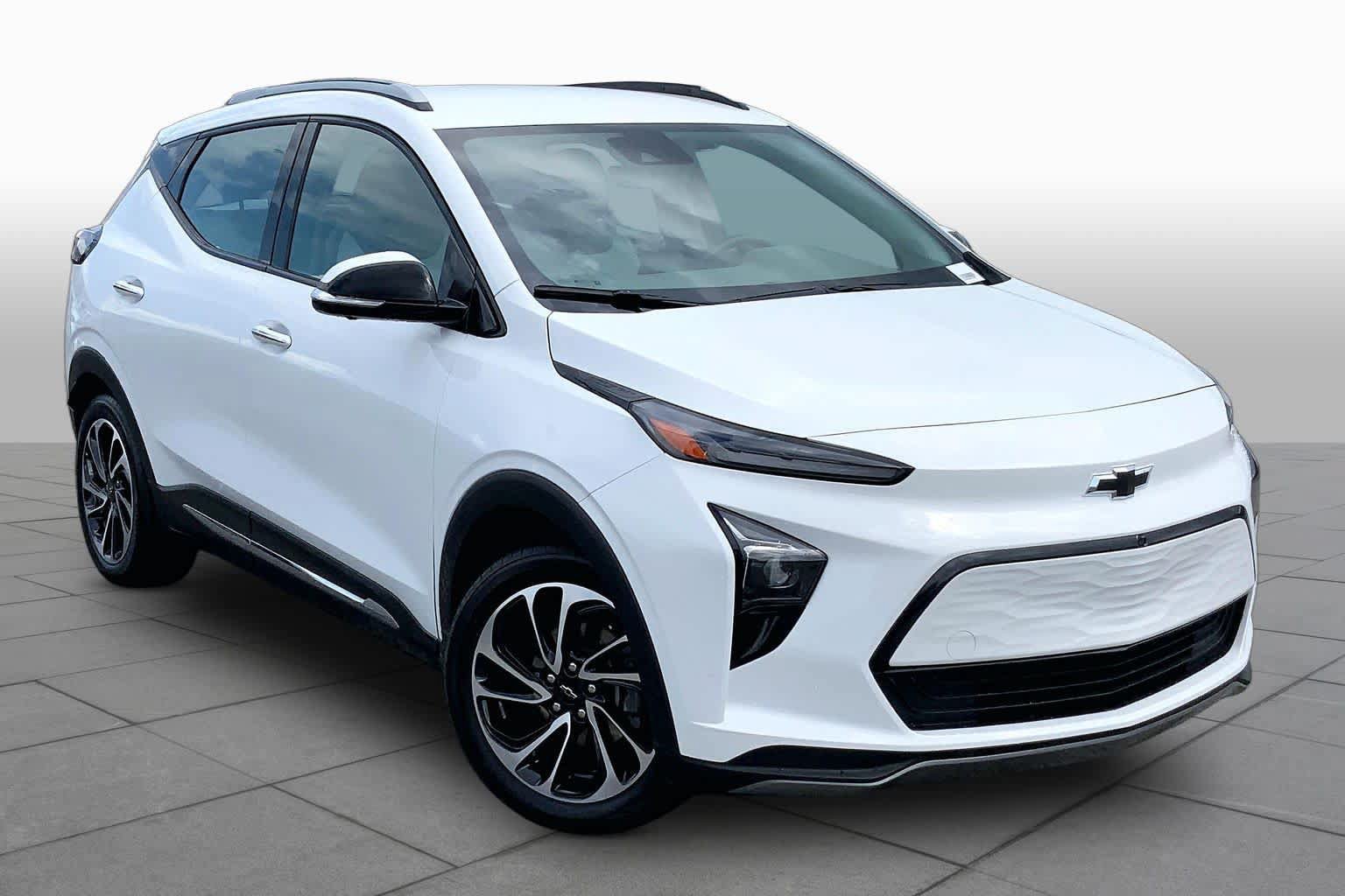 Used 2023 Chevrolet Bolt EUV Premier FWD video 2