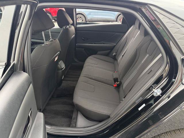 Used 2025 Hyundai Elantra Sport FWD image 13