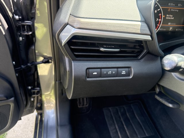 Used 2024 Nissan Altima 2.5 SV FWD image 12