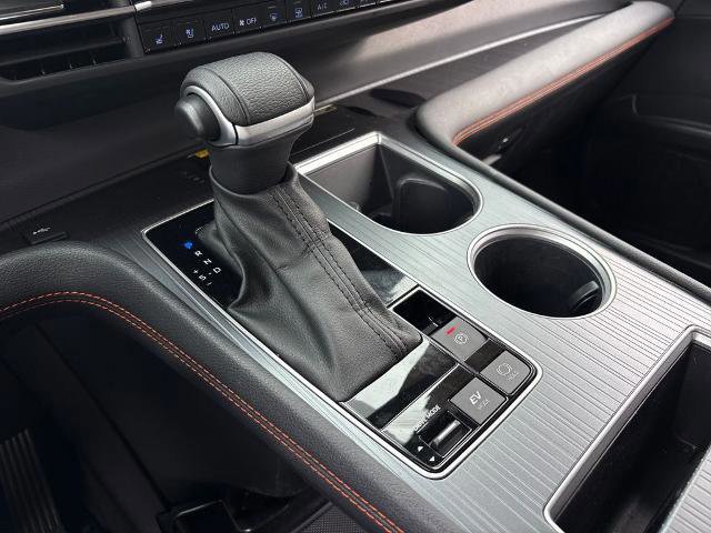Used 2024 Toyota Sienna XSE w/ XSE Premium Package image 4