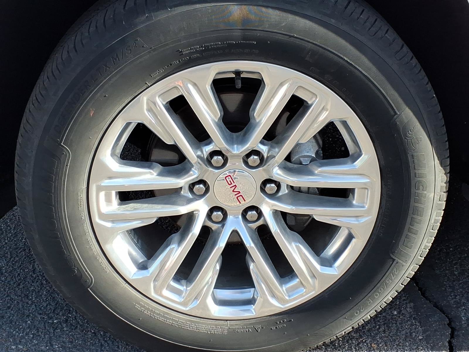 Used 2023 GMC Yukon XL SLT AWD/4WD image 9