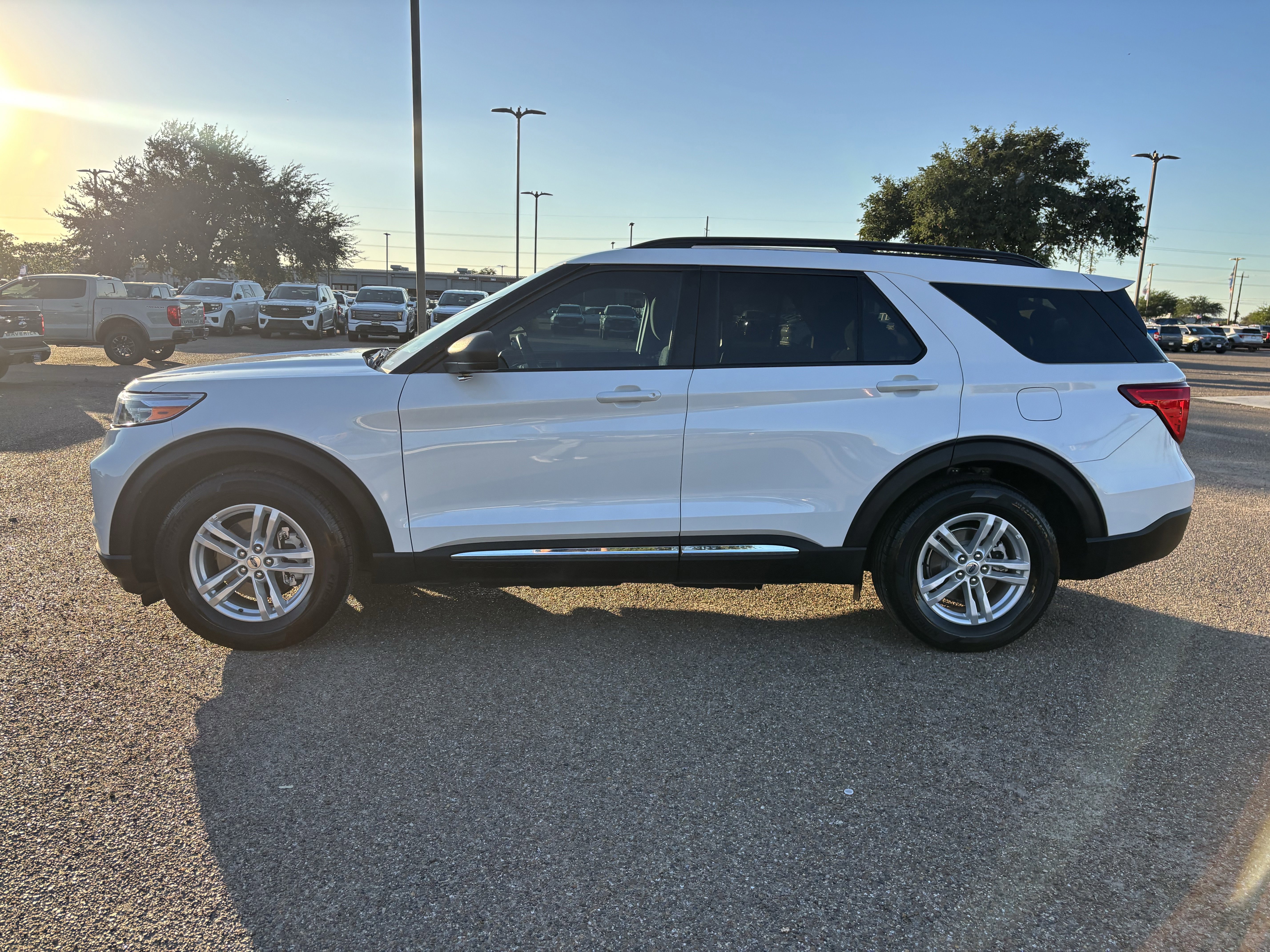 Certified 2023 Ford Explorer XLT image 4