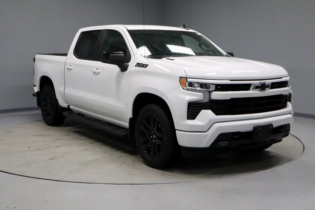 Used 2025 Chevrolet Silverado 1500 RST image 1