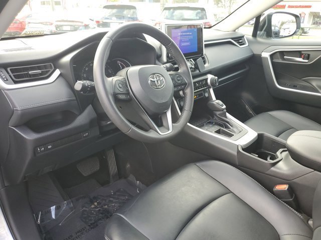 Used 2023 Toyota RAV4 XLE Premium image 16