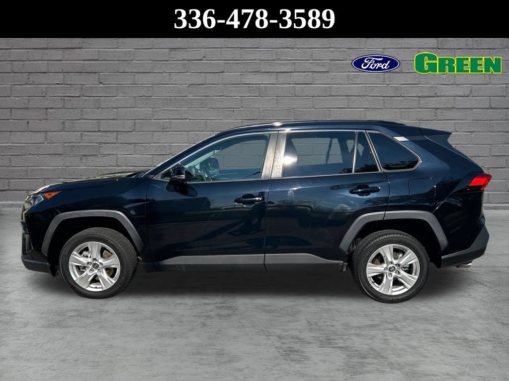 Used 2021 Toyota RAV4 XLE FWD image 3