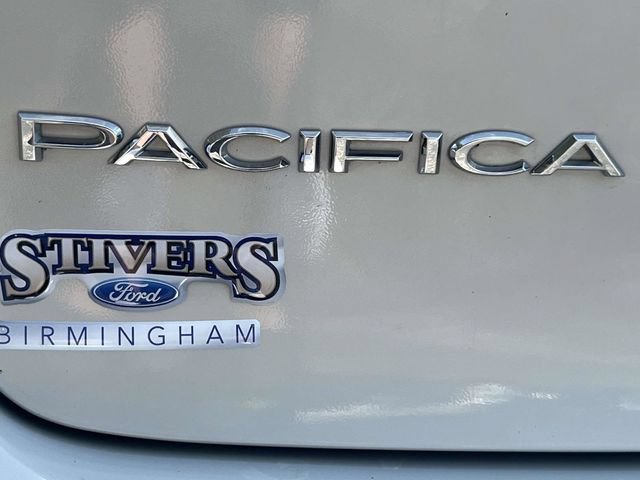 Used 2021 Chrysler Pacifica Touring-L FWD image 33