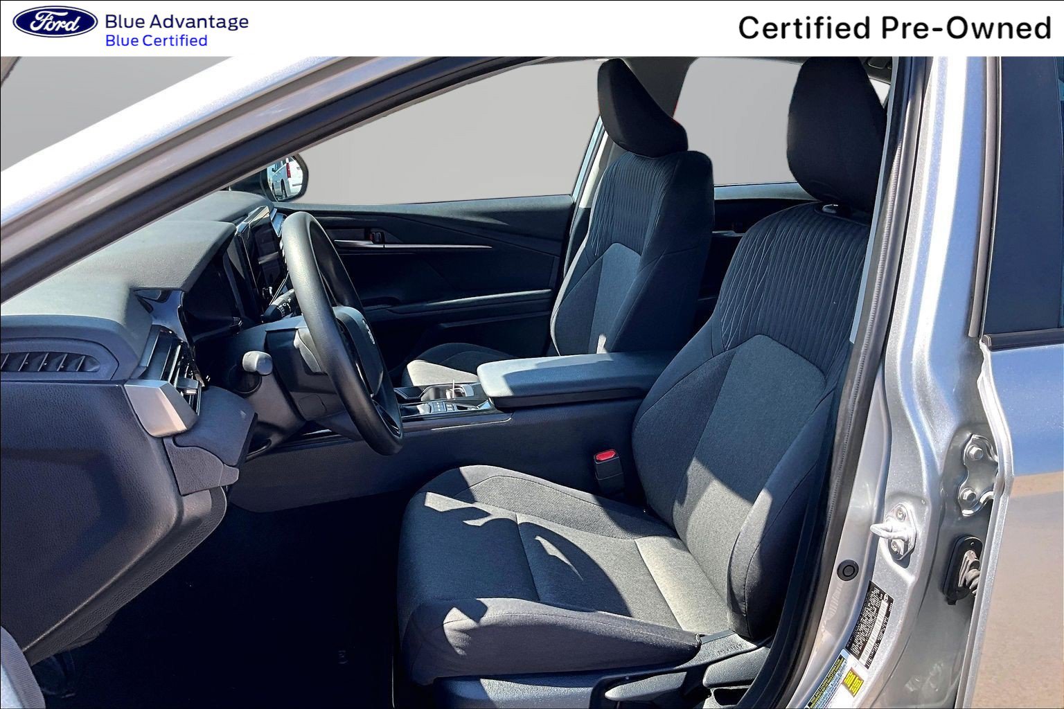 Used 2025 Toyota Camry LE FWD image 16