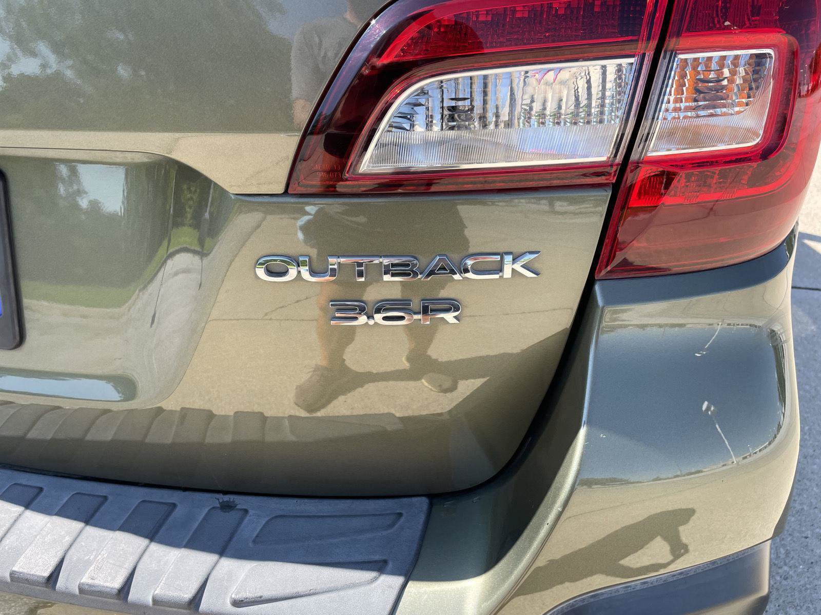 Used 2018 Subaru Outback 3.6R Touring AWD/4WD image 38