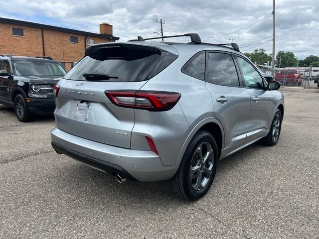 Certified 2023 Ford Escape ST-Line w/ Tech Pack #1 AWD/4WD image 4