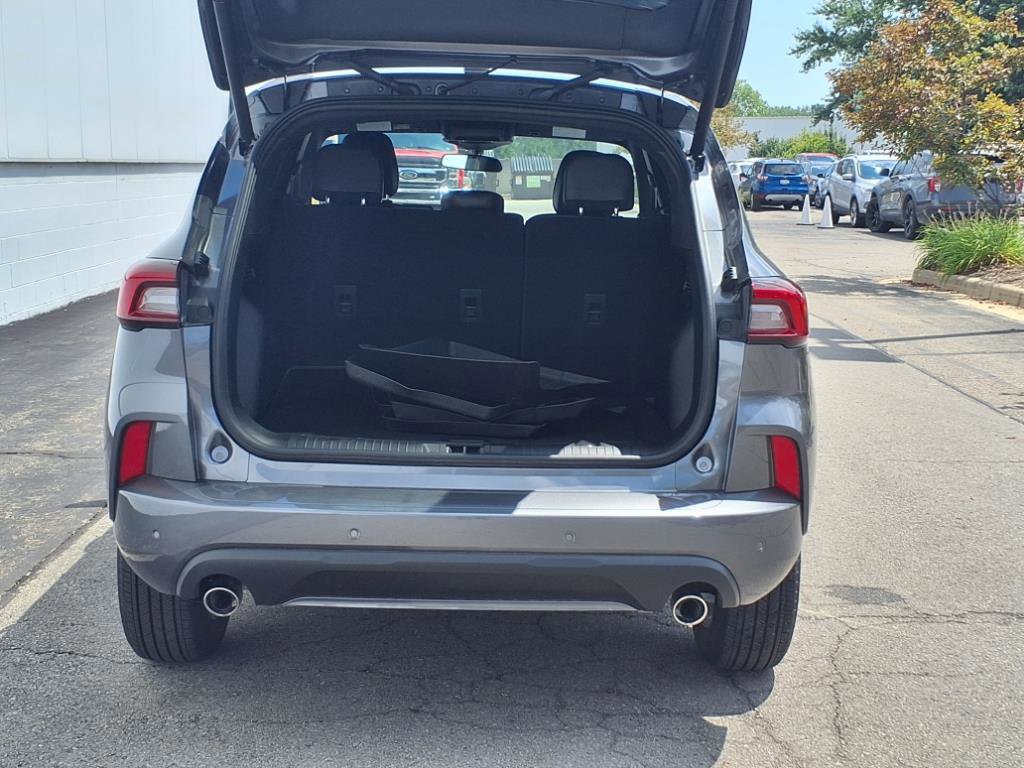 Certified 2023 Ford Escape ST-Line w/ Tech Pack #1 image 7