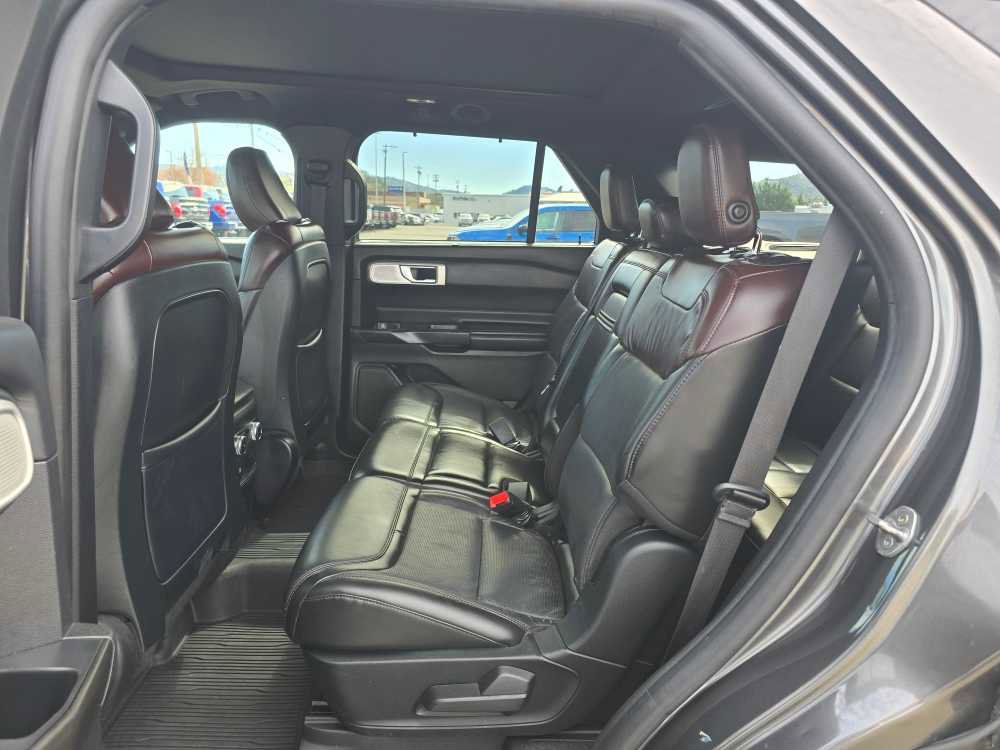 Certified 2020 Ford Explorer Platinum w/ Premium Technology Package image 16