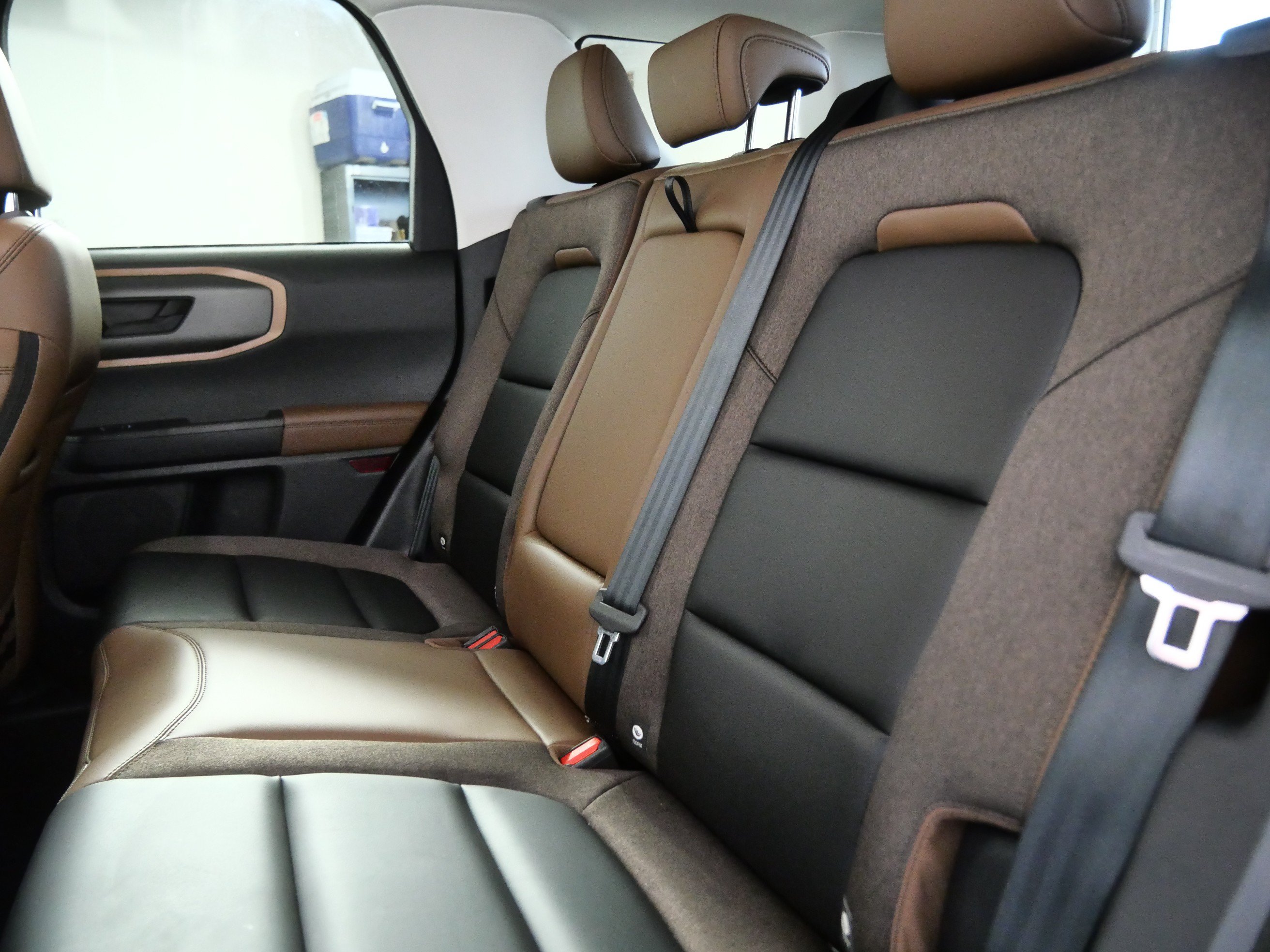Certified 2025 Ford Bronco Sport Outer Banks w/ Outer Banks Tech Package+ AWD/4WD image 15