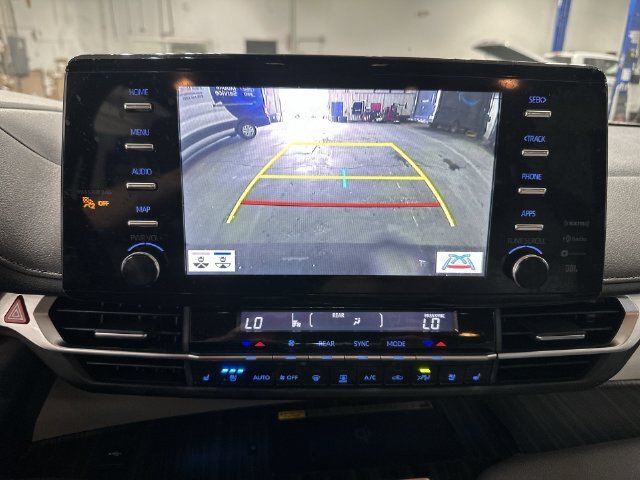 Used 2024 Toyota Sienna Limited AWD/4WD image 29