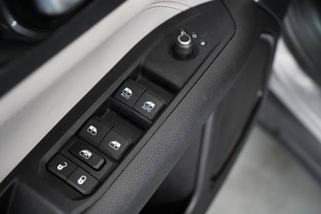 Used 2022 Jeep Compass Limited AWD/4WD image 18
