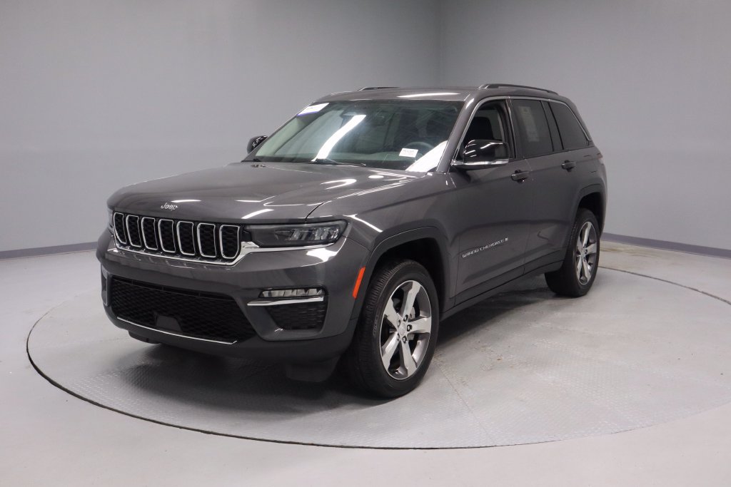 Used 2024 Jeep Grand Cherokee Limited AWD/4WD image 8