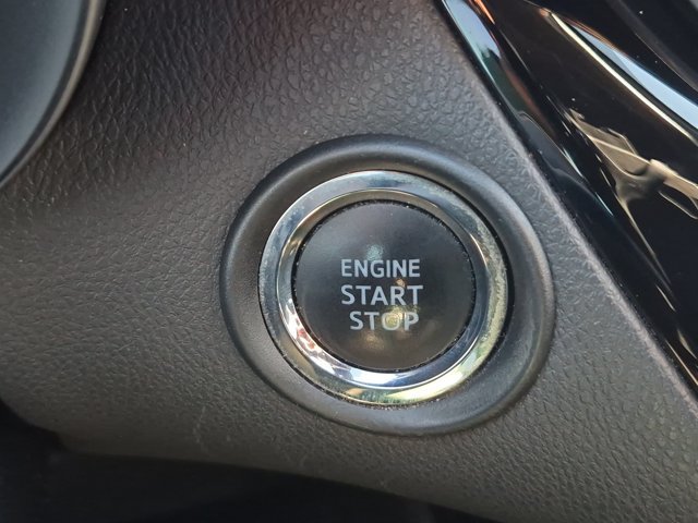 Used 2020 Toyota C-HR XLE FWD image 27