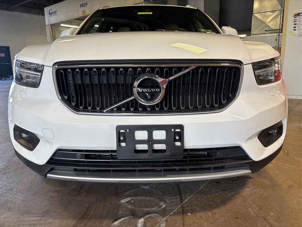 Used 2020 Volvo XC40 T5 Momentum w/ Protection Package AWD/4WD image 16