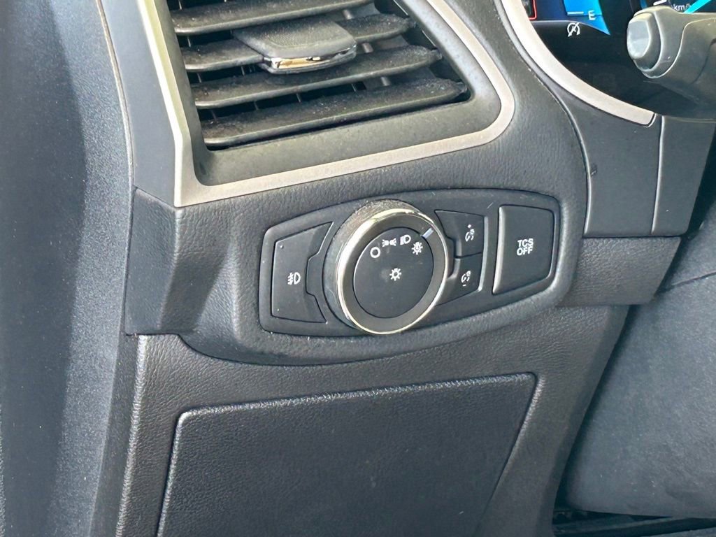 Certified 2020 Ford Edge SEL w/ Cold Weather Package FWD image 33
