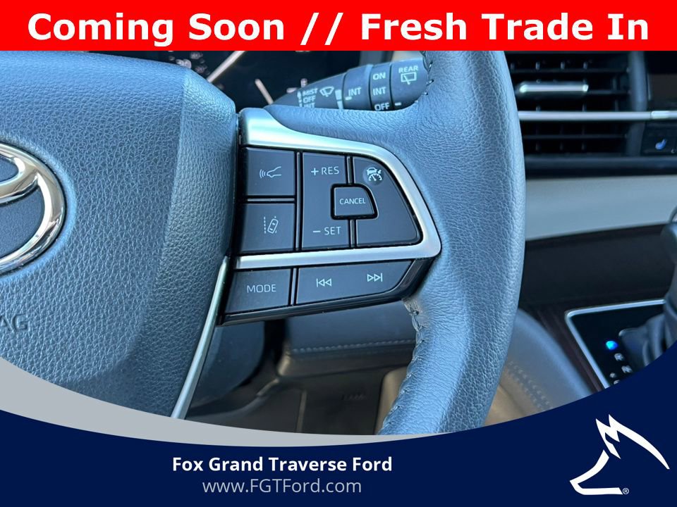 Used 2023 Toyota Sienna XLE FWD image 21