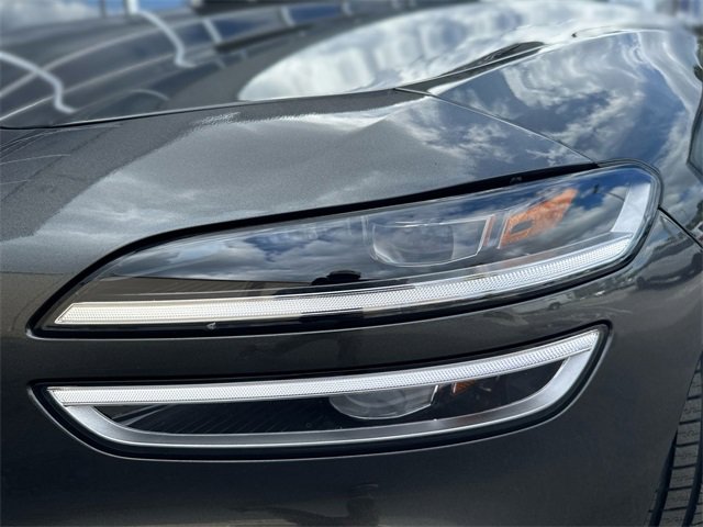 Used 2023 Genesis G70 3.3T w/ Sport Prestige Package image 9