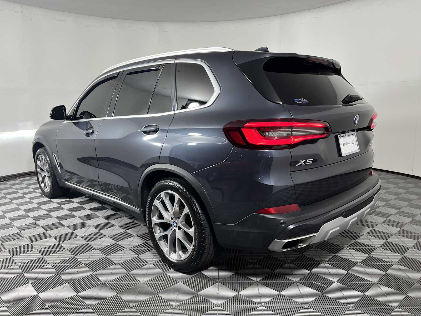 Used 2021 BMW X5 M50i w/ Premium Package AWD/4WD image 9