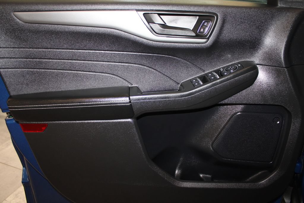 Certified 2023 Ford Escape Active AWD/4WD image 13
