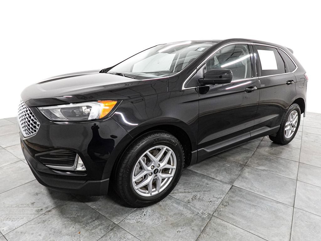 Certified 2023 Ford Edge SEL w/ Convenience Package AWD/4WD image 3