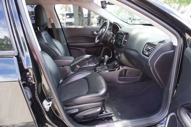 Used 2020 Jeep Compass Latitude FWD image 3
