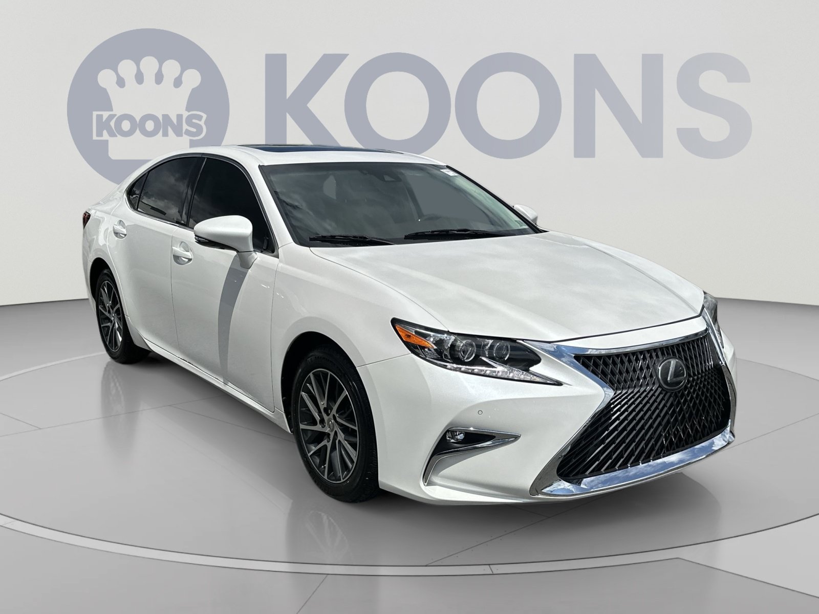 Used 2017 Lexus ES 350 FWD image 2