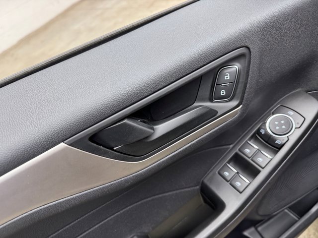 Certified 2022 Ford Escape SE image 11