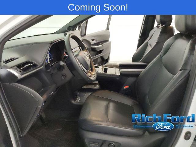 Used 2025 Toyota Sienna Limited AWD/4WD image 18