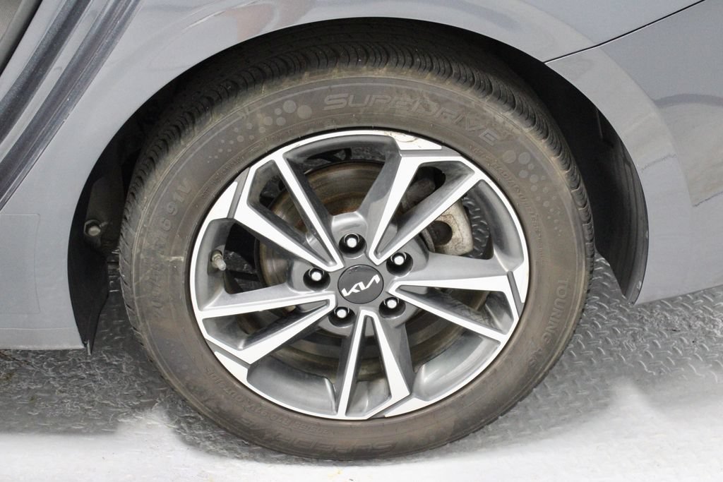 Used 2024 Kia Forte LXS FWD image 18
