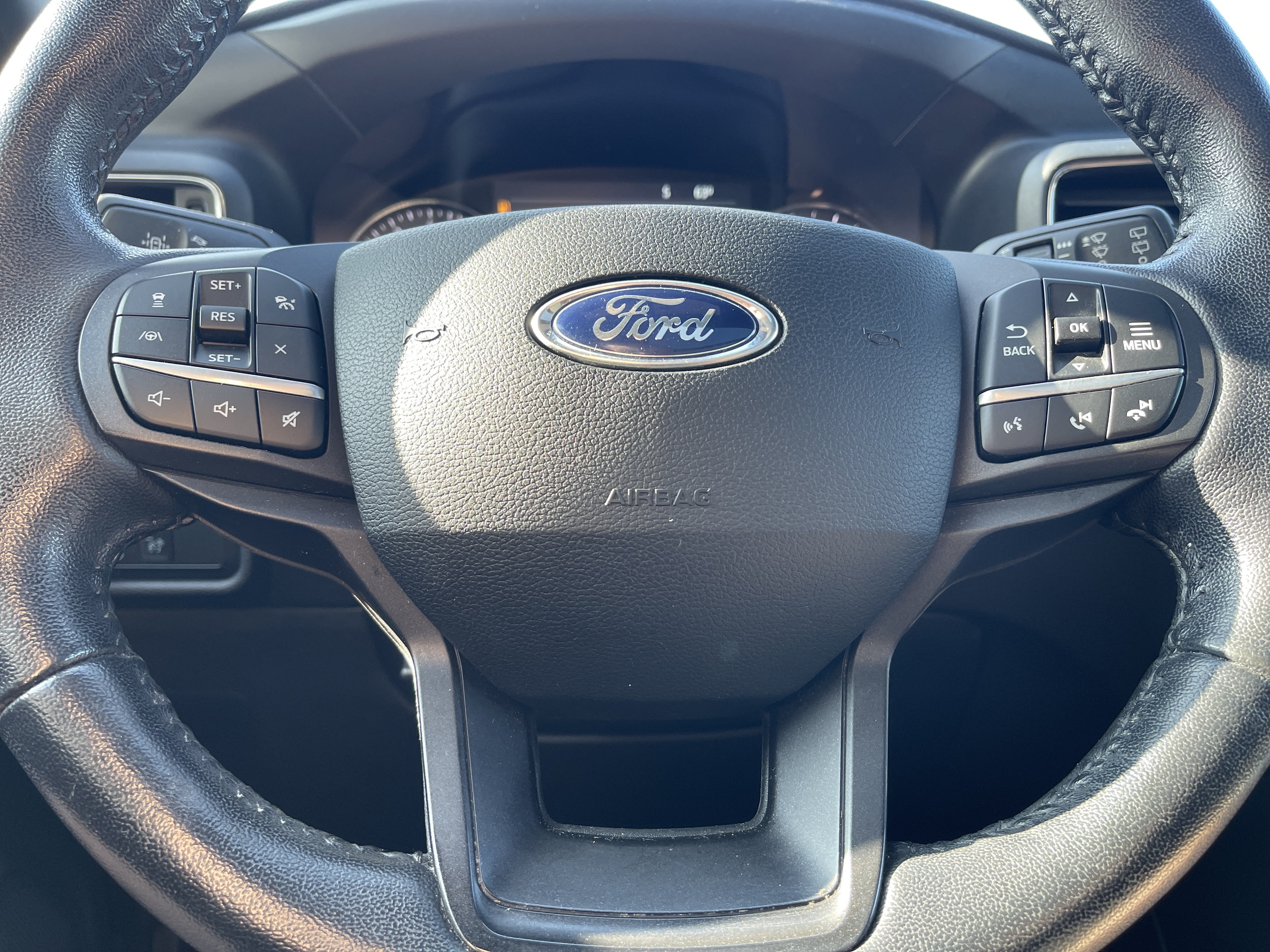 Certified 2020 Ford Explorer XLT w/ Equipment Group 202A AWD/4WD image 18