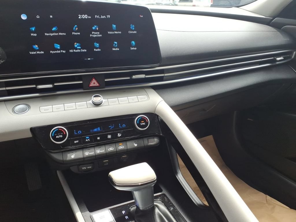 Used 2023 Hyundai Elantra Limited FWD image 25