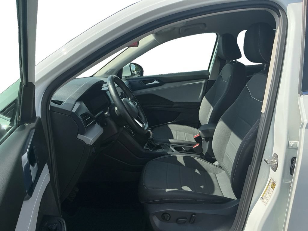 Used 2024 Volkswagen Taos SE FWD image 14