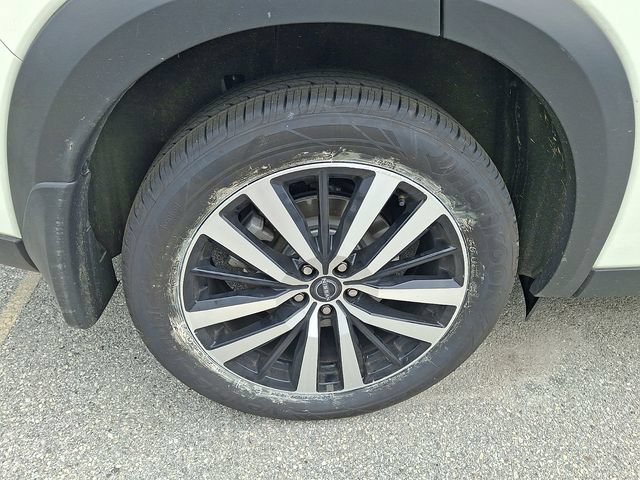 Used 2024 Nissan Pathfinder Platinum w/ Cargo Package AWD/4WD image 10