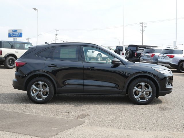 Certified 2026 Ford Escape ST-Line AWD/4WD image 2