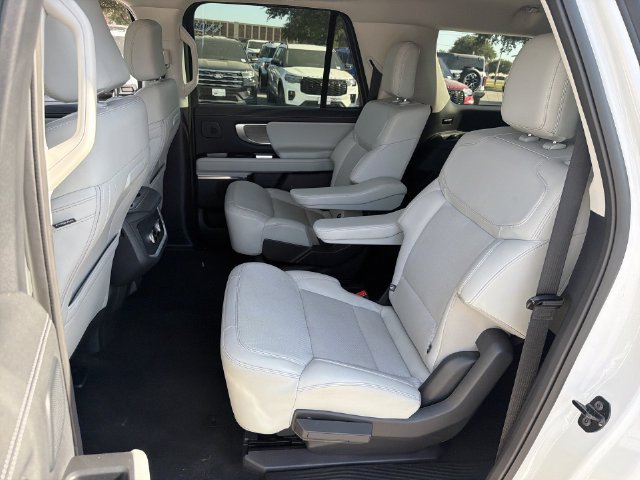 Certified 2025 Ford Expedition Max Platinum w/ Driver's Package AWD/4WD image 23