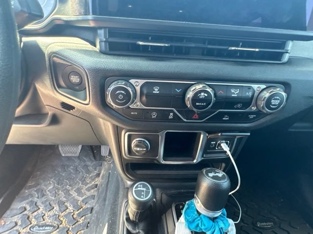 Used 2024 Jeep Wrangler Sport AWD/4WD image 41